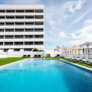 The Benson 4* Cairns
